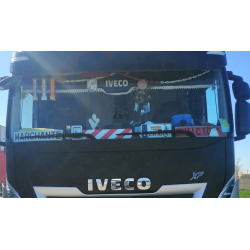Visera frontal decorativa IVECO - Cortinas para camión